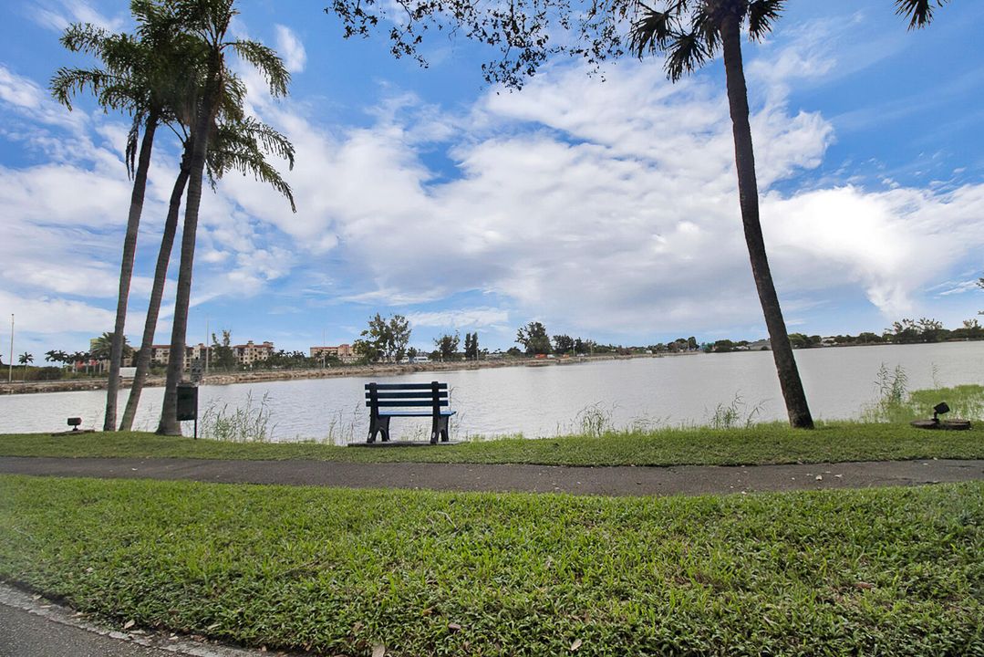 Active With Contract: $249,990 (2 beds, 2 baths, 1150 Square Feet)