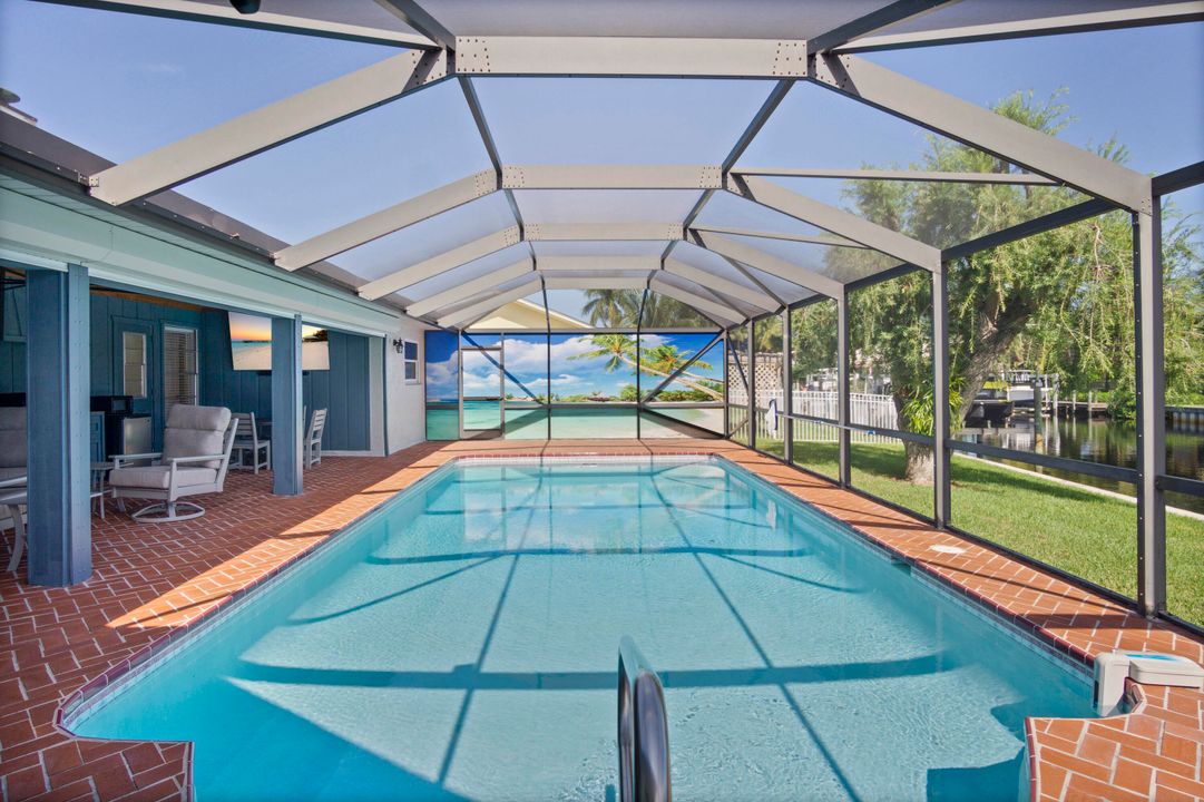 For Rent: $10,500 (3 beds, 2 baths, 1979 Square Feet)