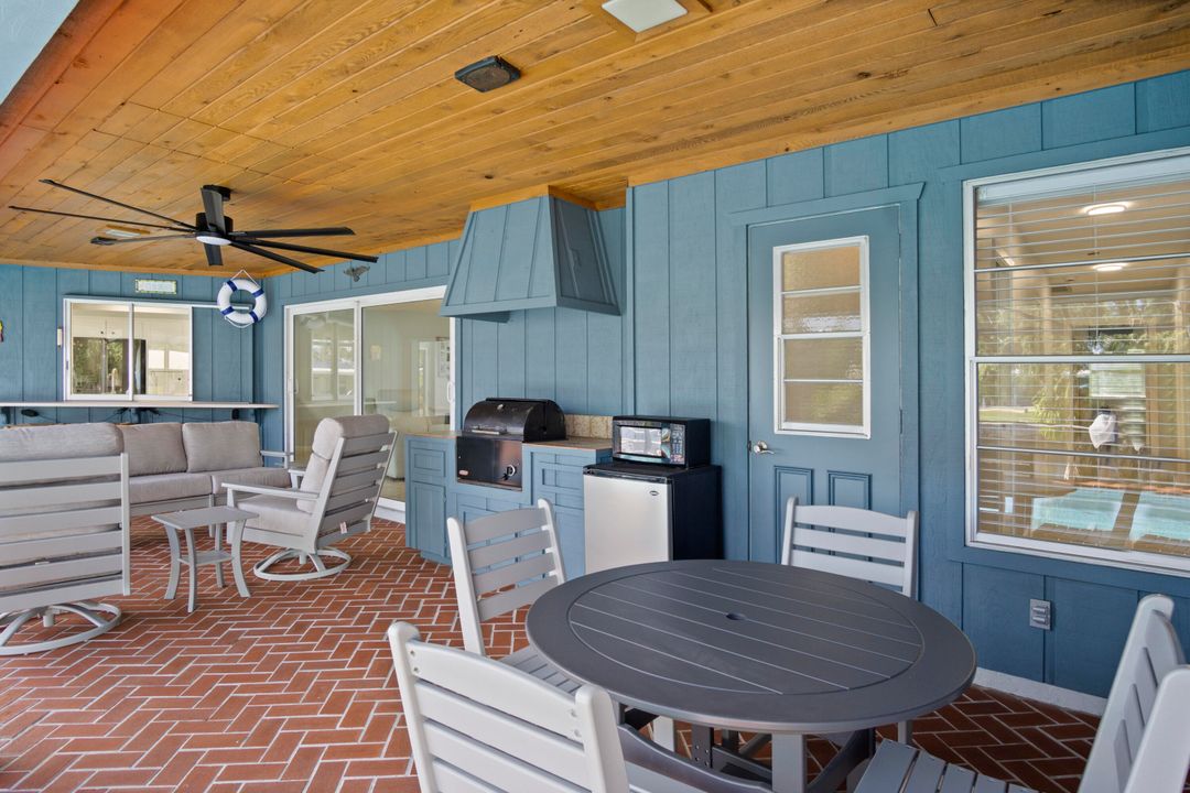 For Rent: $10,500 (3 beds, 2 baths, 1979 Square Feet)