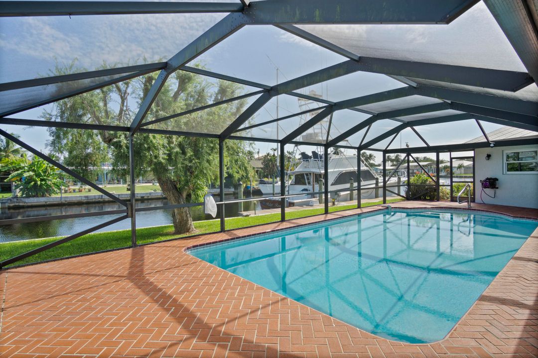 For Rent: $10,500 (3 beds, 2 baths, 1979 Square Feet)