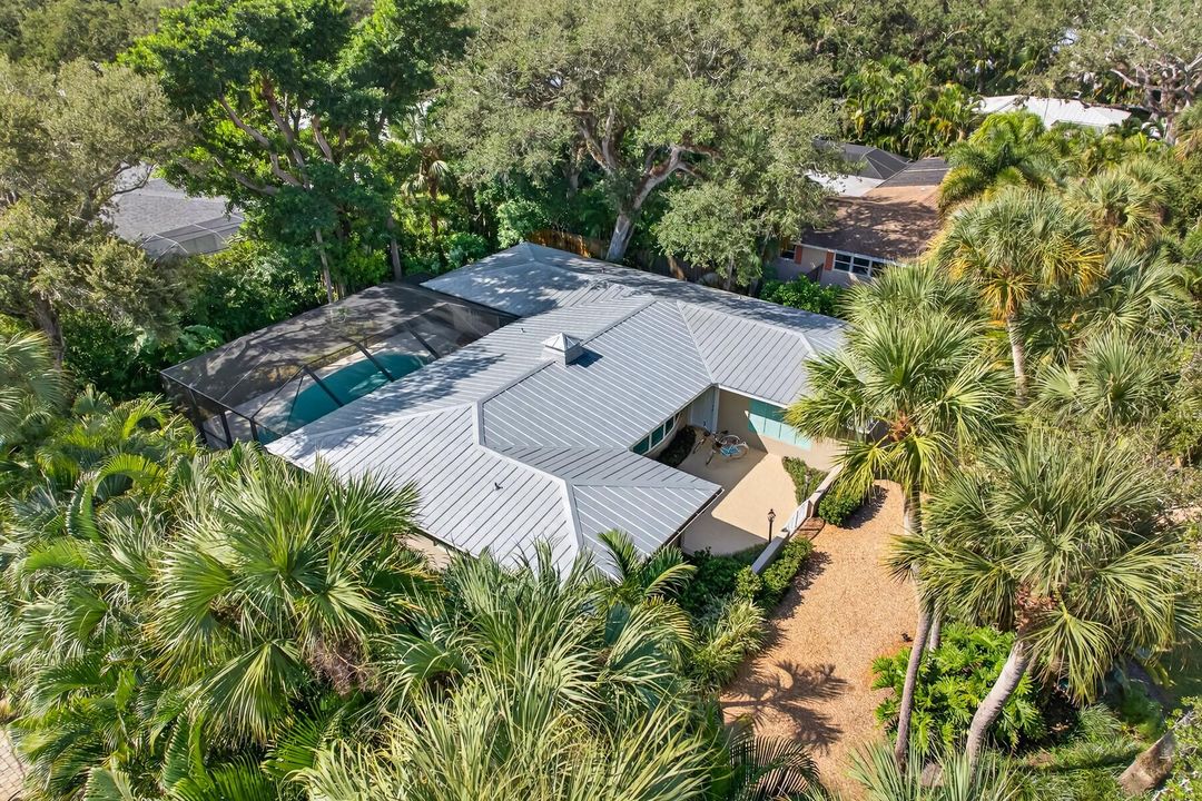 For Sale: $1,345,000 (4 beds, 3 baths, 1864 Square Feet)