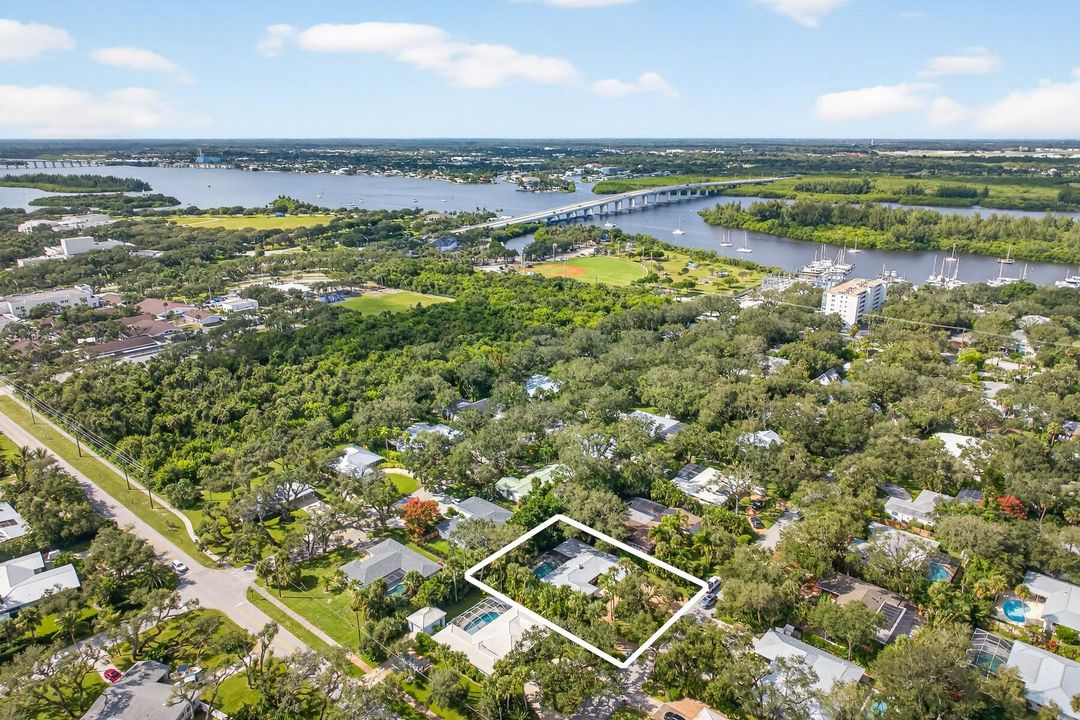 For Sale: $1,345,000 (4 beds, 3 baths, 1864 Square Feet)