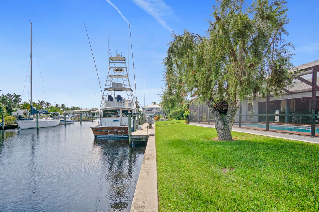 For Rent: $10,500 (3 beds, 2 baths, 1979 Square Feet)