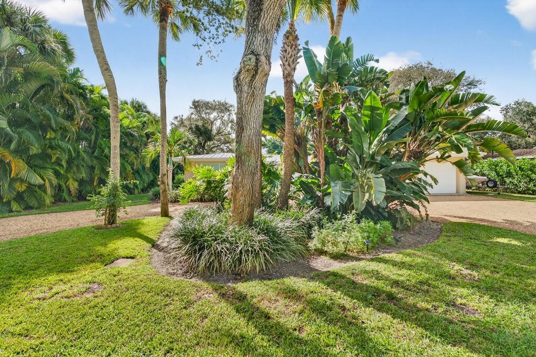 For Sale: $1,345,000 (4 beds, 3 baths, 1864 Square Feet)