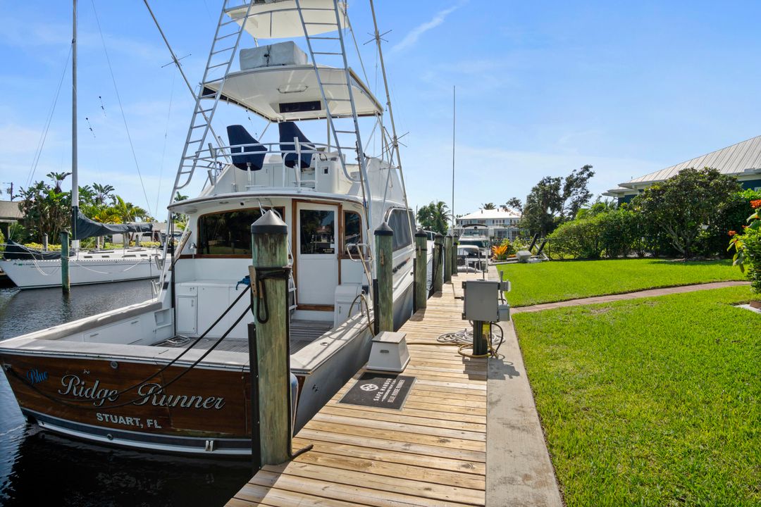 For Rent: $10,500 (3 beds, 2 baths, 1979 Square Feet)