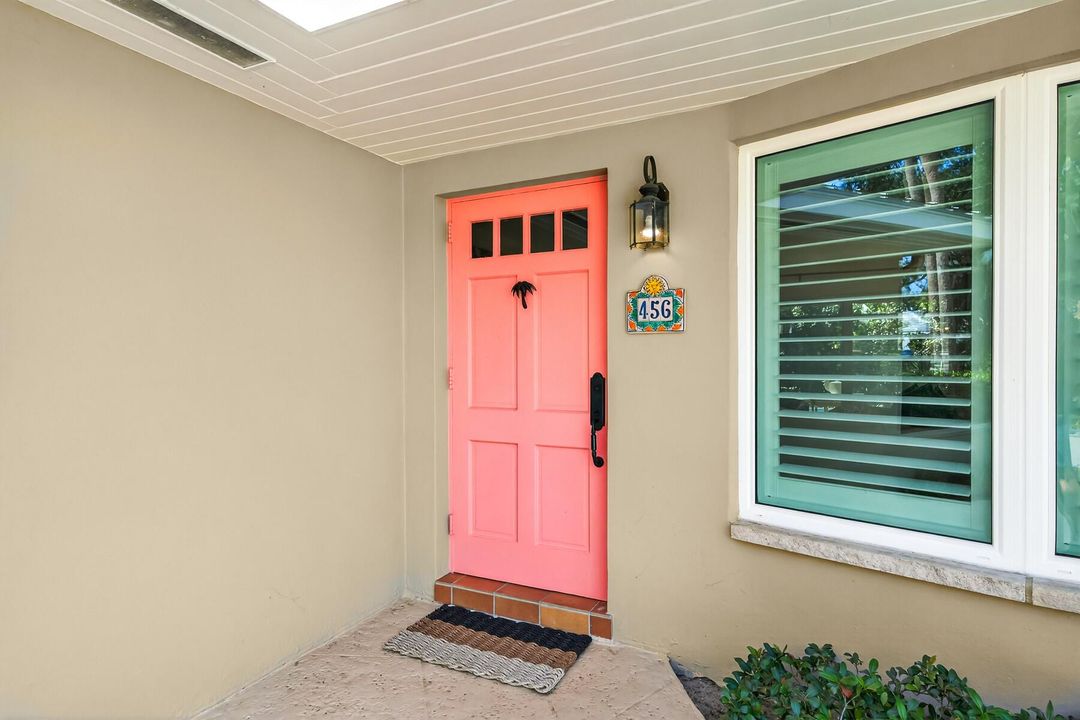 For Sale: $1,345,000 (4 beds, 3 baths, 1864 Square Feet)