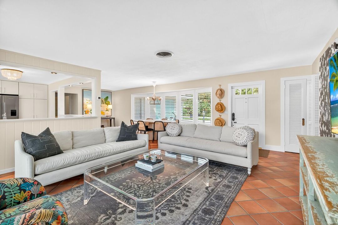 For Sale: $1,345,000 (4 beds, 3 baths, 1864 Square Feet)