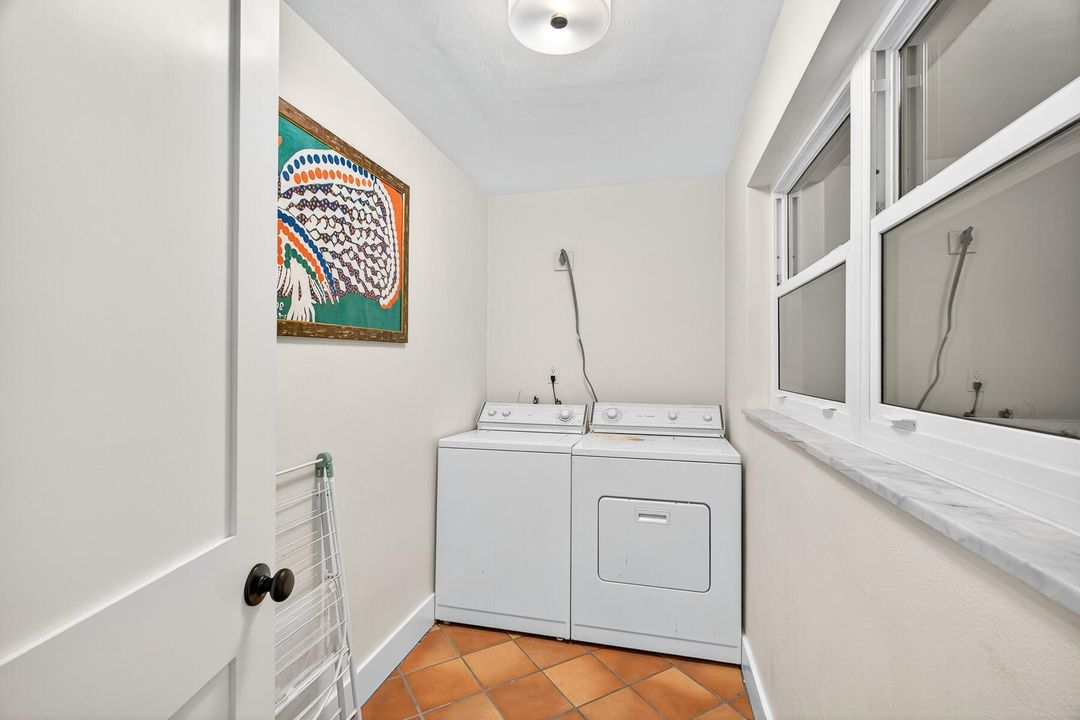 For Sale: $1,345,000 (4 beds, 3 baths, 1864 Square Feet)