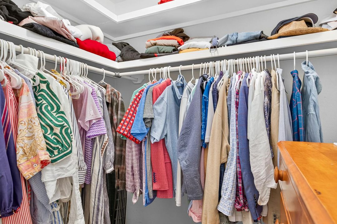 For Sale: $1,345,000 (4 beds, 3 baths, 1864 Square Feet)