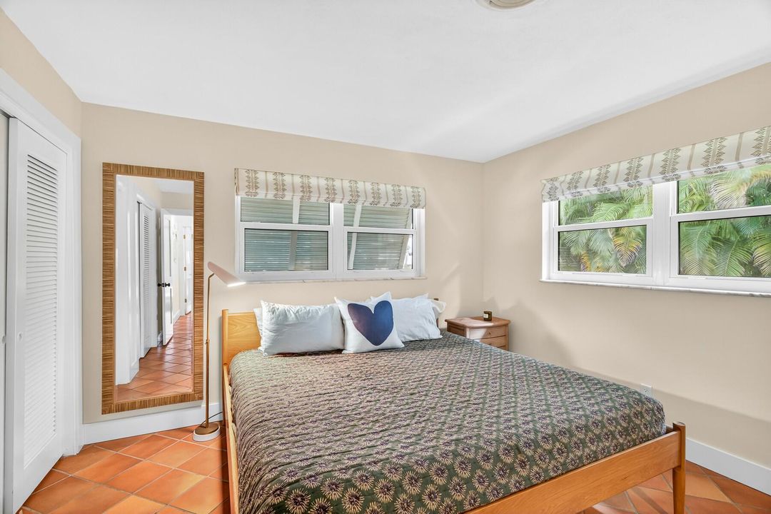 For Sale: $1,345,000 (4 beds, 3 baths, 1864 Square Feet)