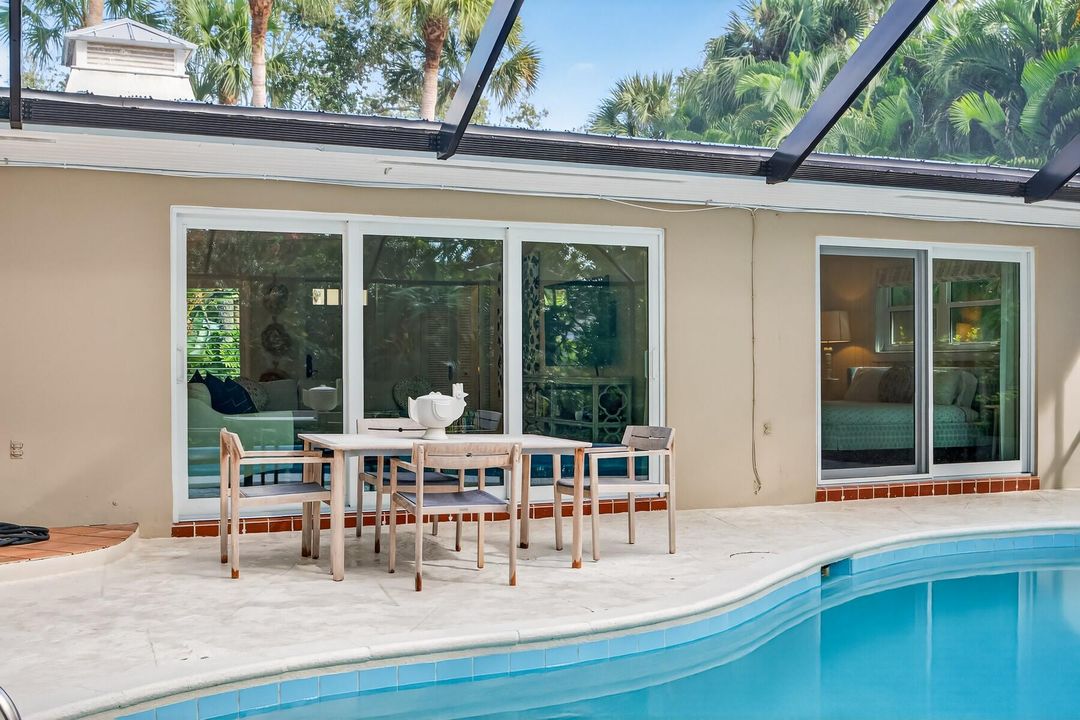 For Sale: $1,345,000 (4 beds, 3 baths, 1864 Square Feet)