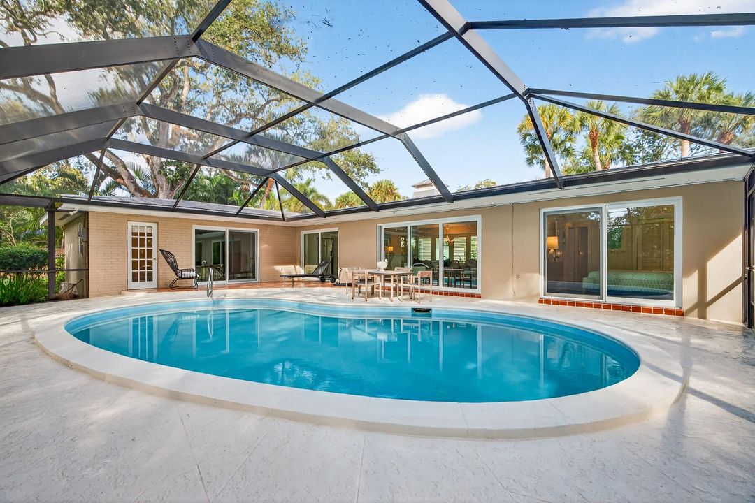 For Sale: $1,345,000 (4 beds, 3 baths, 1864 Square Feet)