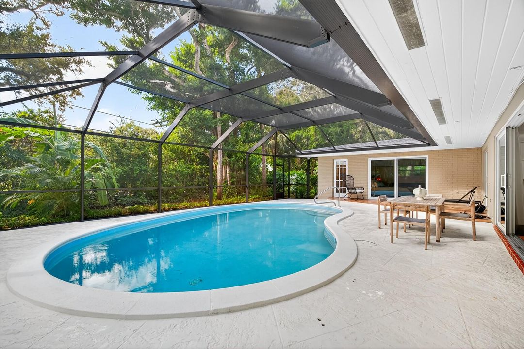 For Sale: $1,345,000 (4 beds, 3 baths, 1864 Square Feet)