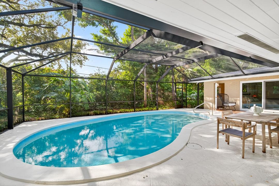 For Sale: $1,345,000 (4 beds, 3 baths, 1864 Square Feet)