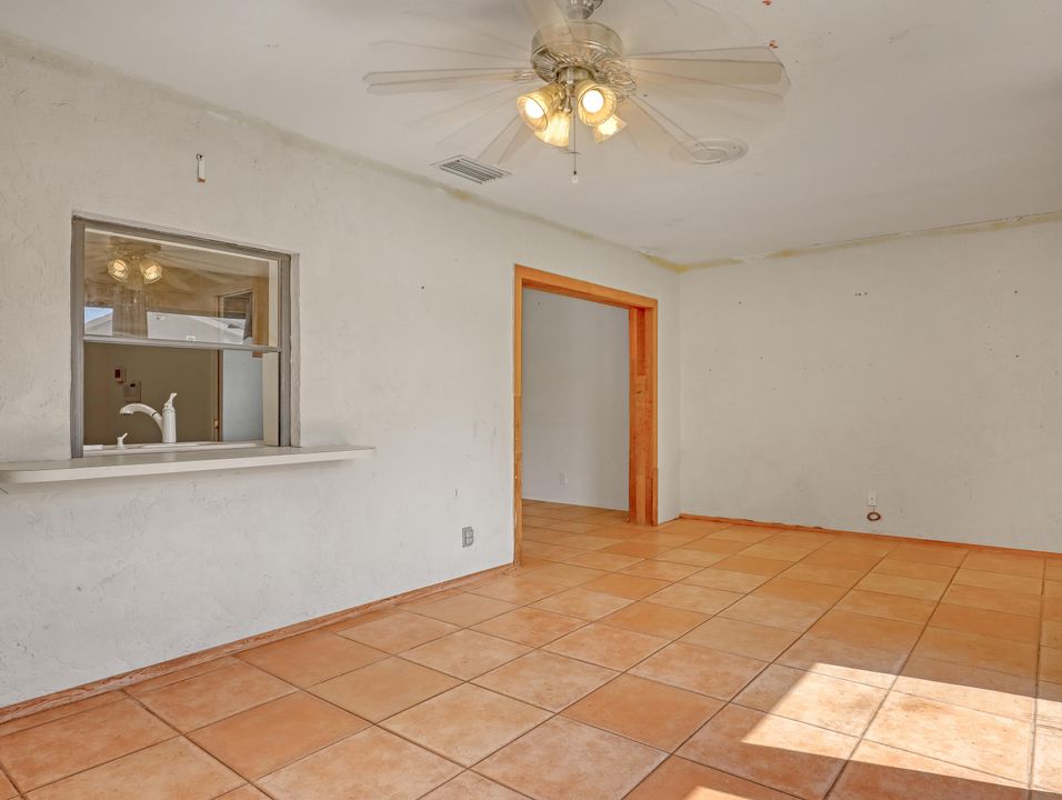 Activo con contrato: $465,000 (3 camas, 2 baños, 1672 Pies cuadrados)