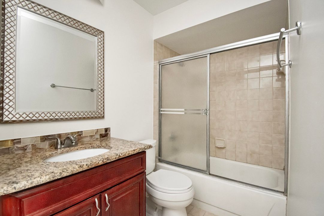 合同活跃: $4,500 (3 贝兹, 3 浴室, 1781 平方英尺)