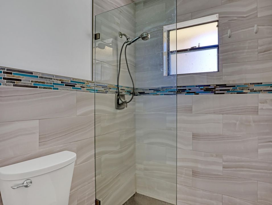 Activo con contrato: $465,000 (3 camas, 2 baños, 1672 Pies cuadrados)