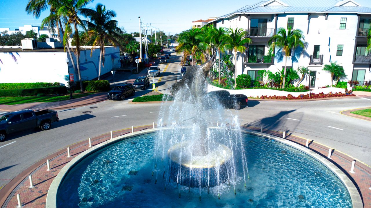 For Rent: $10,500 (3 beds, 2 baths, 1979 Square Feet)