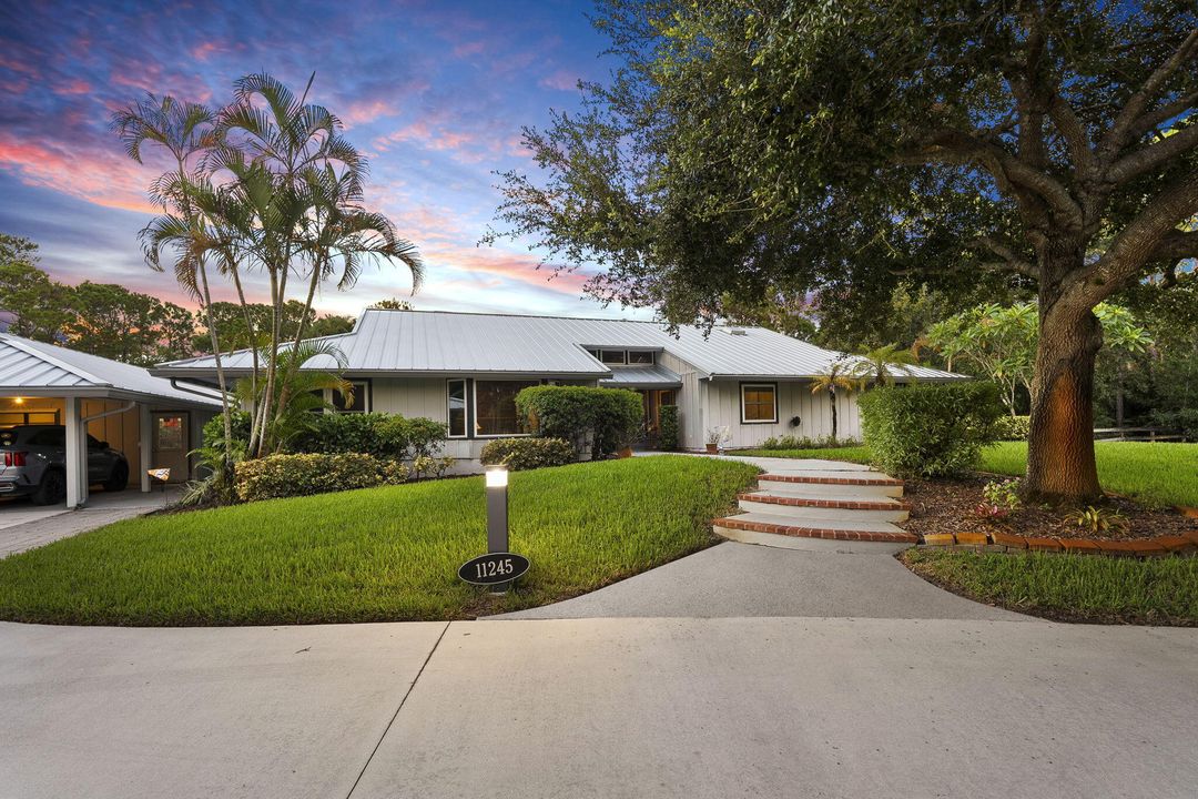 Active With Contract: $899,000 (4 beds, 2 baths, 3342 Square Feet)