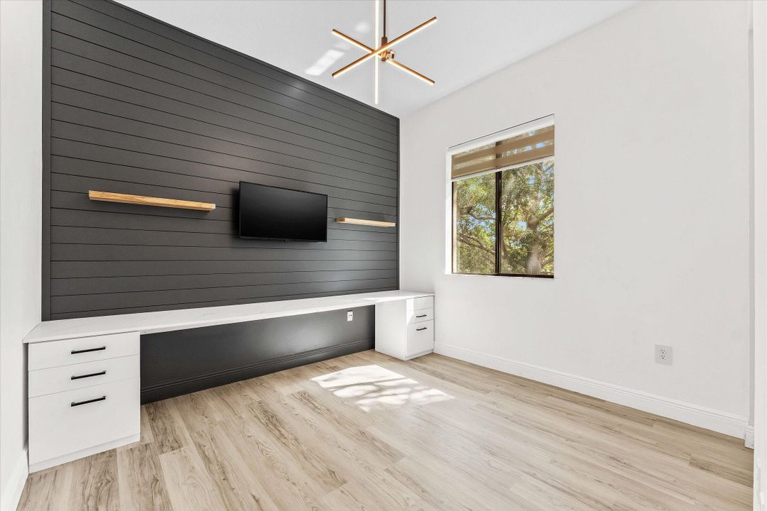 Active With Contract: $450,000 (3 beds, 2 baths, 1990 Square Feet)