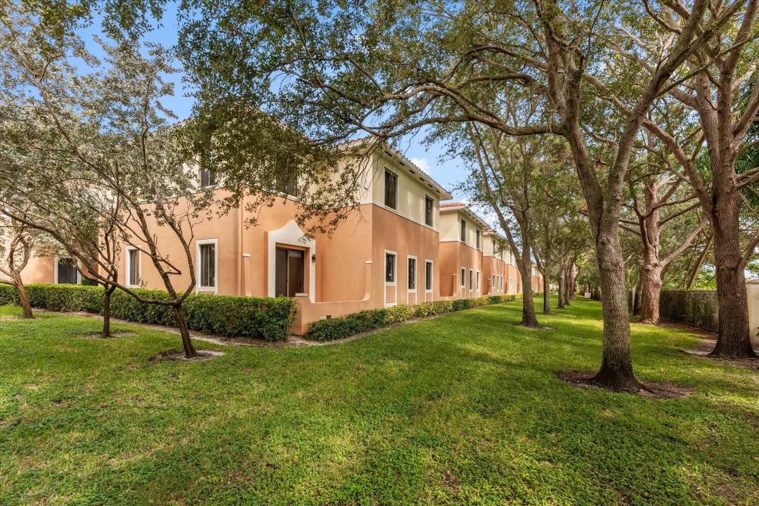 Active With Contract: $450,000 (3 beds, 2 baths, 1990 Square Feet)