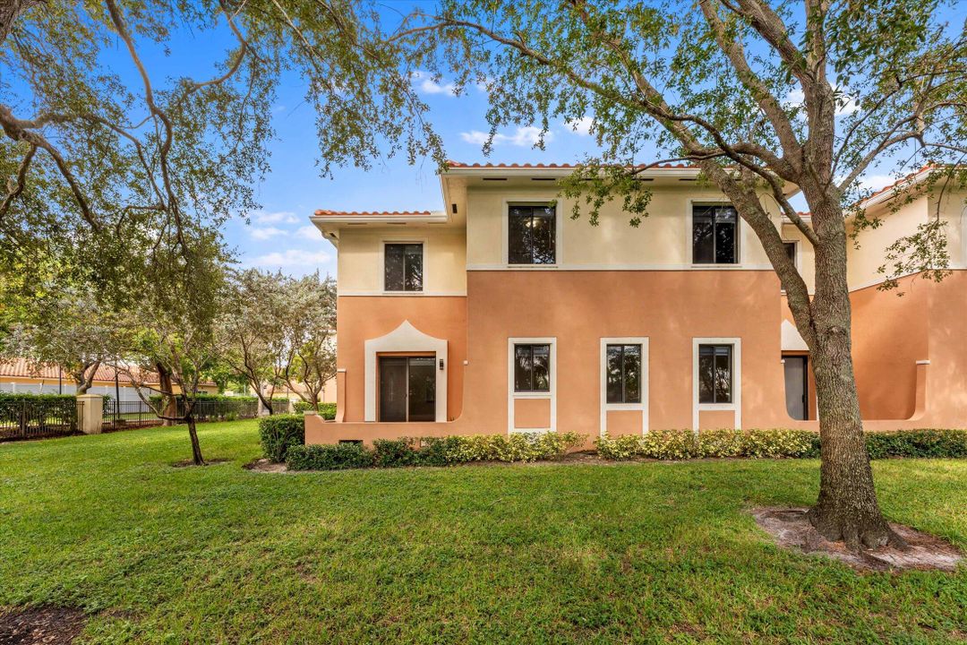 Active With Contract: $450,000 (3 beds, 2 baths, 1990 Square Feet)