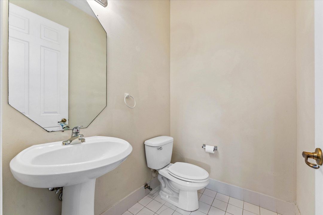 Active With Contract: $450,000 (3 beds, 2 baths, 1990 Square Feet)