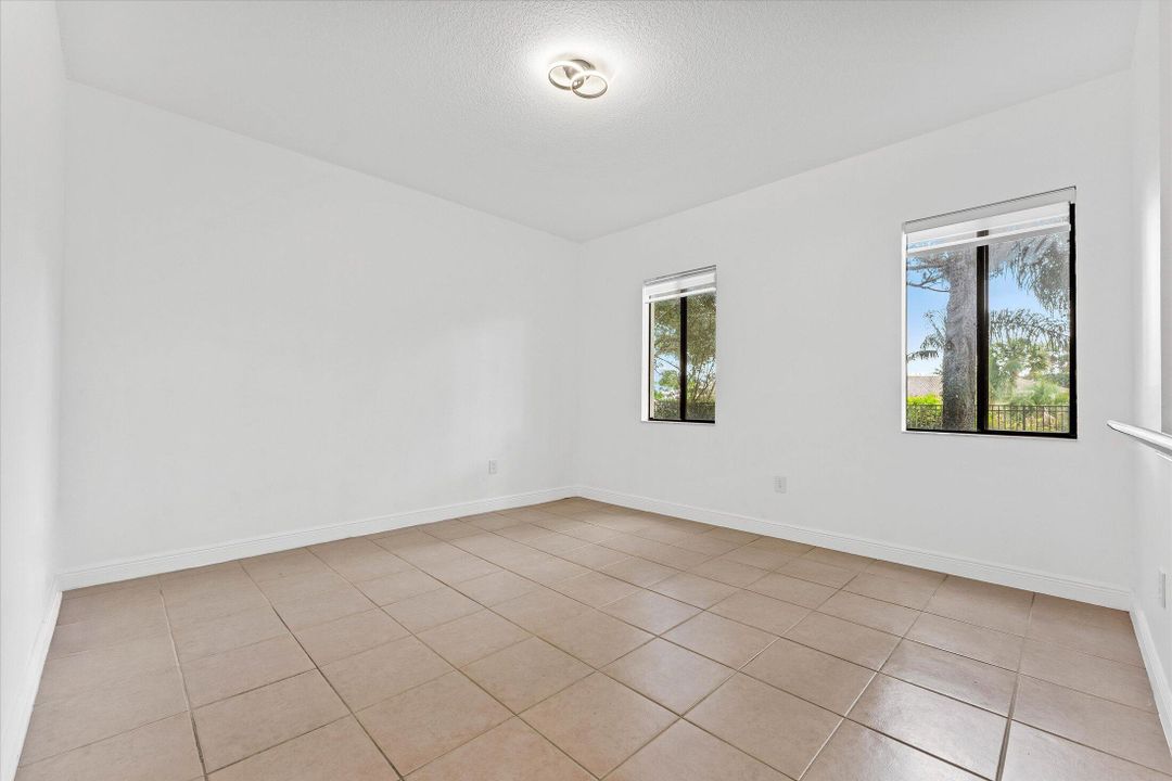 Active With Contract: $450,000 (3 beds, 2 baths, 1990 Square Feet)