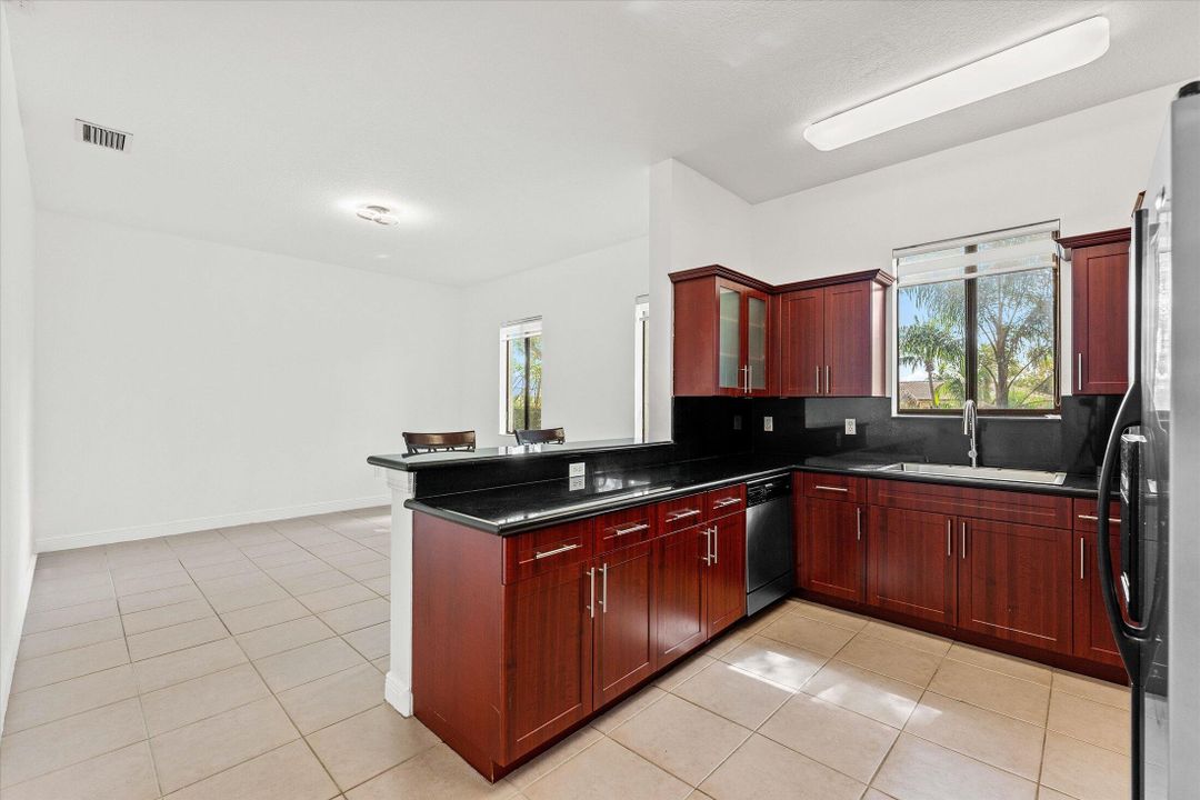 Active With Contract: $450,000 (3 beds, 2 baths, 1990 Square Feet)