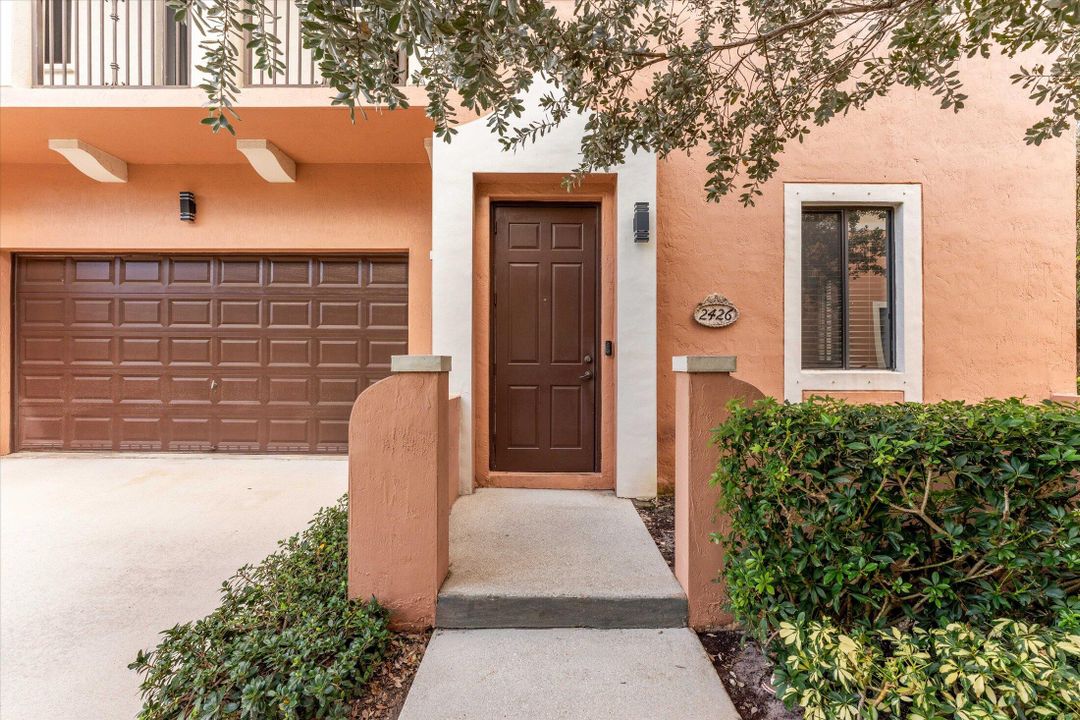 Active With Contract: $450,000 (3 beds, 2 baths, 1990 Square Feet)