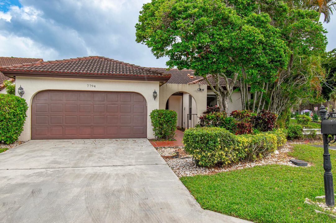 合同活跃: $4,500 (3 贝兹, 3 浴室, 1781 平方英尺)