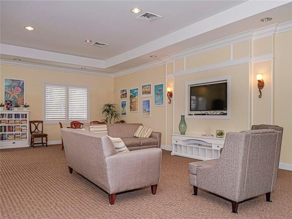 出租: $3,000 (5 贝兹, 3 浴室, 2645 平方英尺)