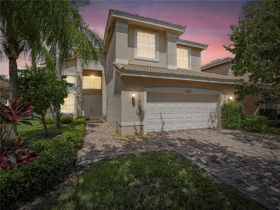 出租: $3,000 (5 贝兹, 3 浴室, 2645 平方英尺)