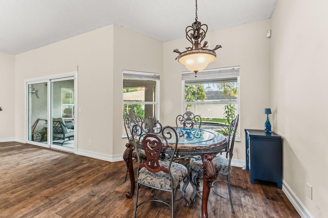 待售: $447,500 (4 贝兹, 2 浴室, 2232 平方英尺)