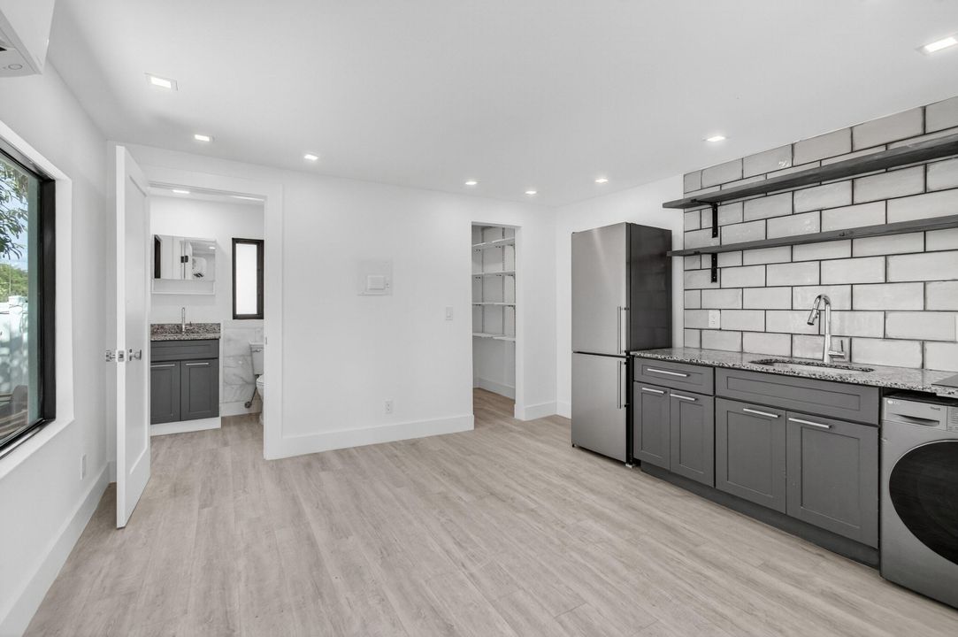 For Rent: $2,450 (0 beds, 1 baths, 255 Square Feet)