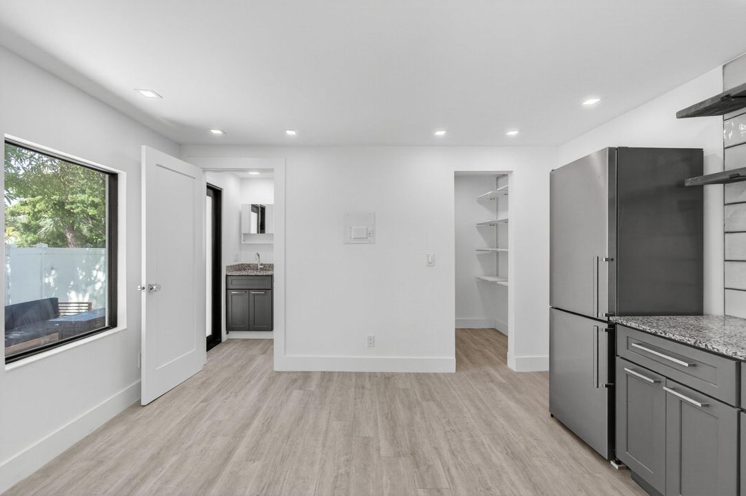 For Rent: $2,450 (0 beds, 1 baths, 255 Square Feet)