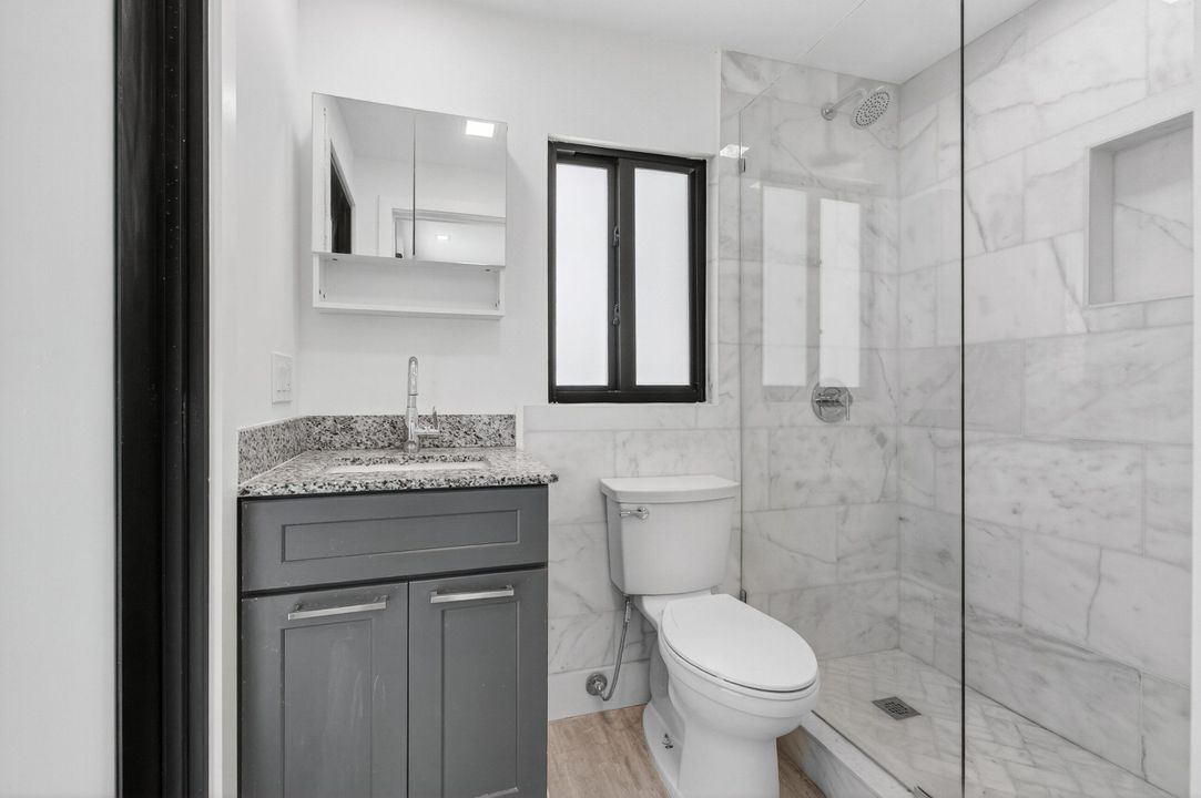 For Rent: $2,450 (0 beds, 1 baths, 255 Square Feet)