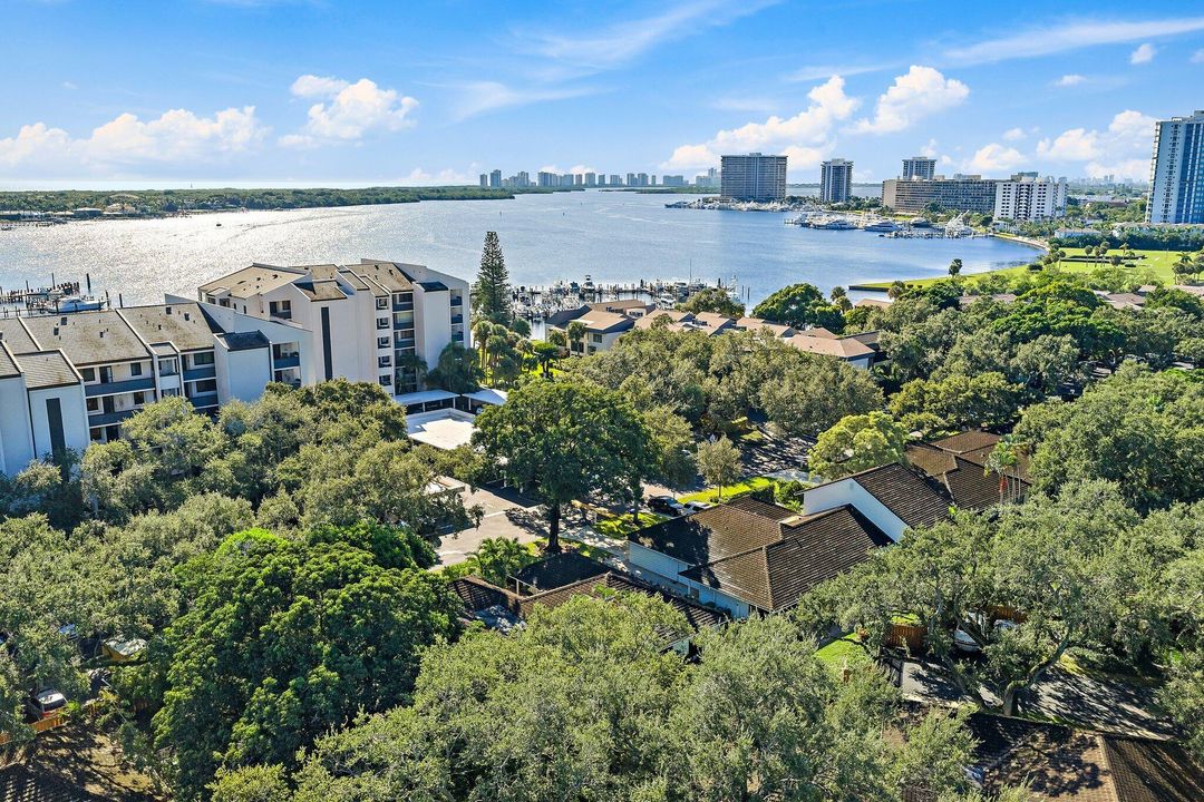 For Sale: $929,000 (2 beds, 2 baths, 1907 Square Feet)