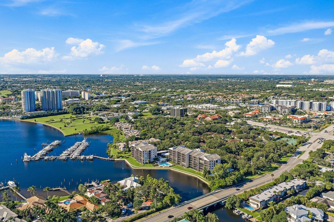 For Sale: $929,000 (2 beds, 2 baths, 1907 Square Feet)