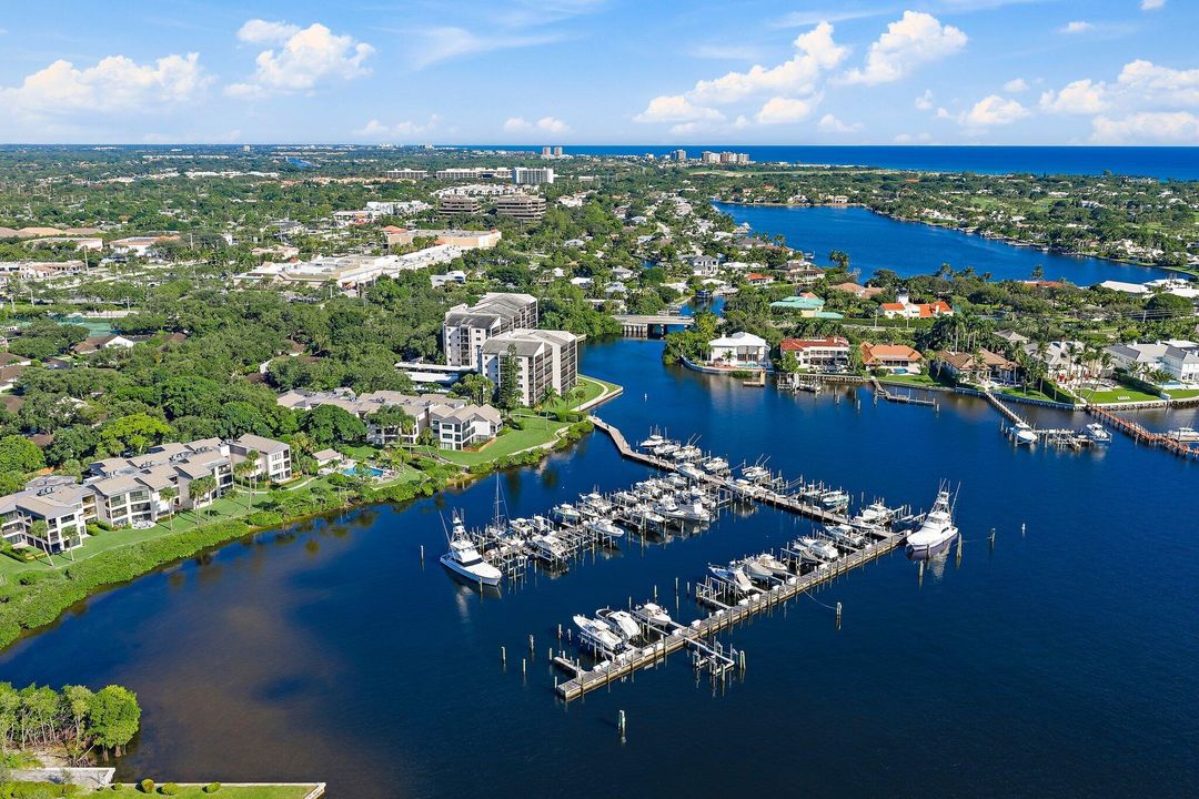 For Sale: $929,000 (2 beds, 2 baths, 1907 Square Feet)