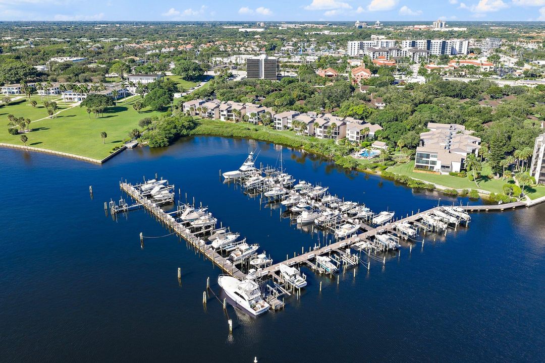 For Sale: $929,000 (2 beds, 2 baths, 1907 Square Feet)