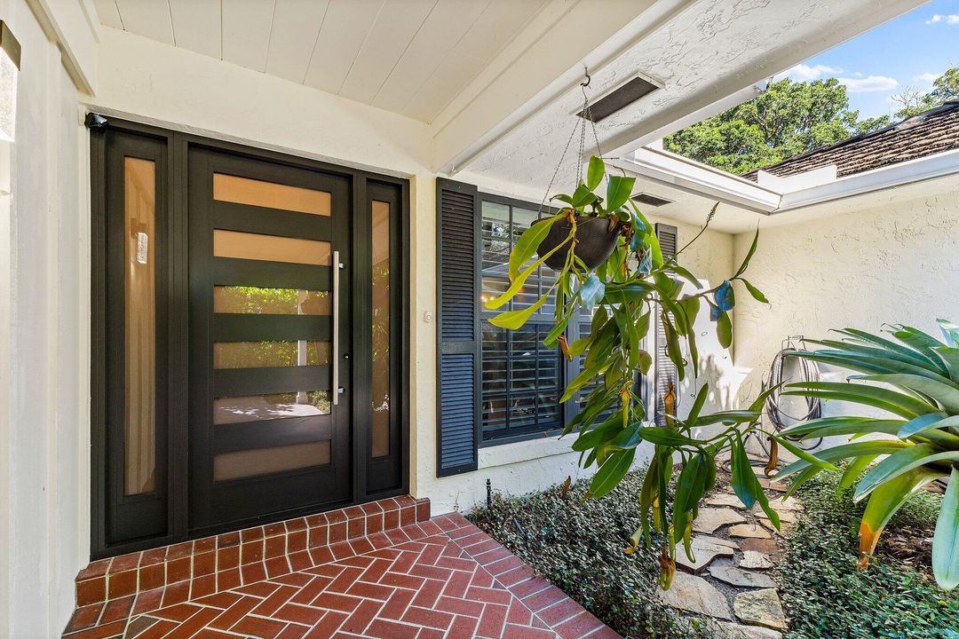 For Sale: $929,000 (2 beds, 2 baths, 1907 Square Feet)