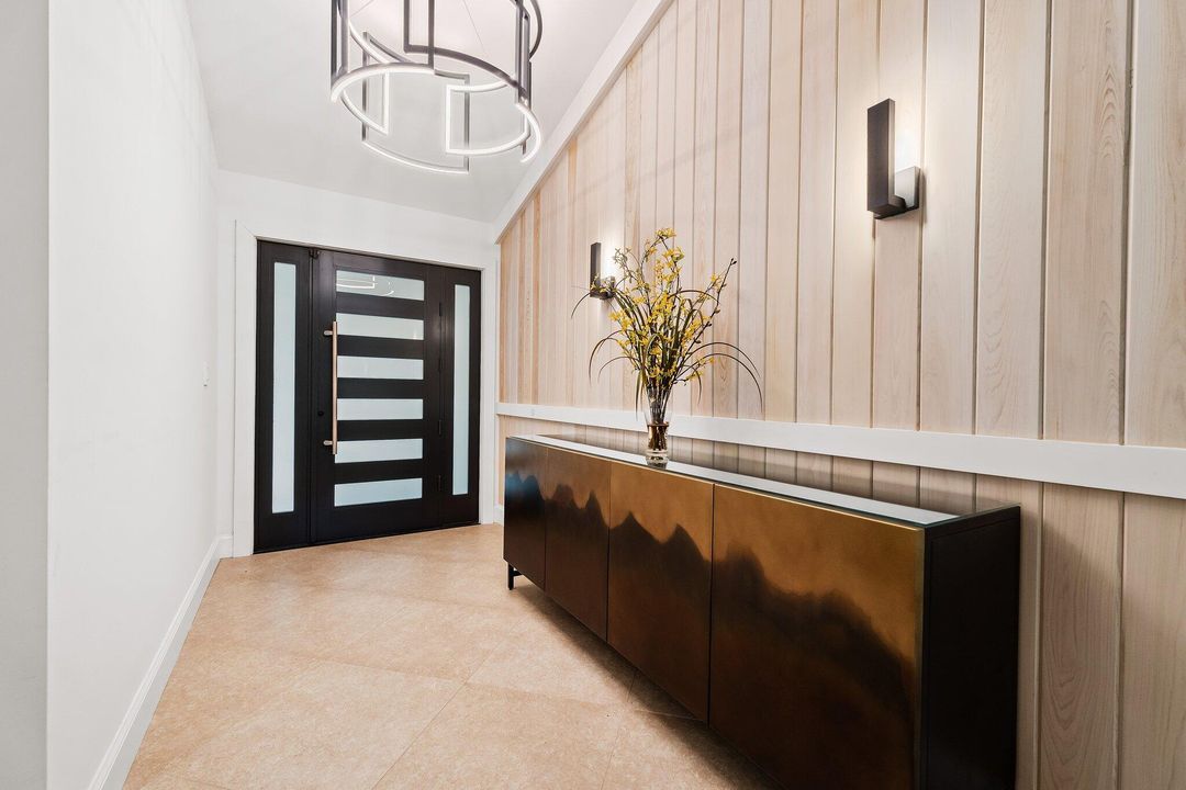 For Sale: $929,000 (2 beds, 2 baths, 1907 Square Feet)