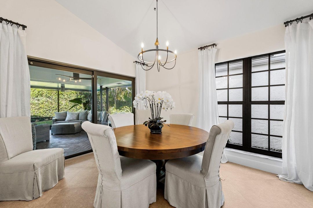 For Sale: $929,000 (2 beds, 2 baths, 1907 Square Feet)