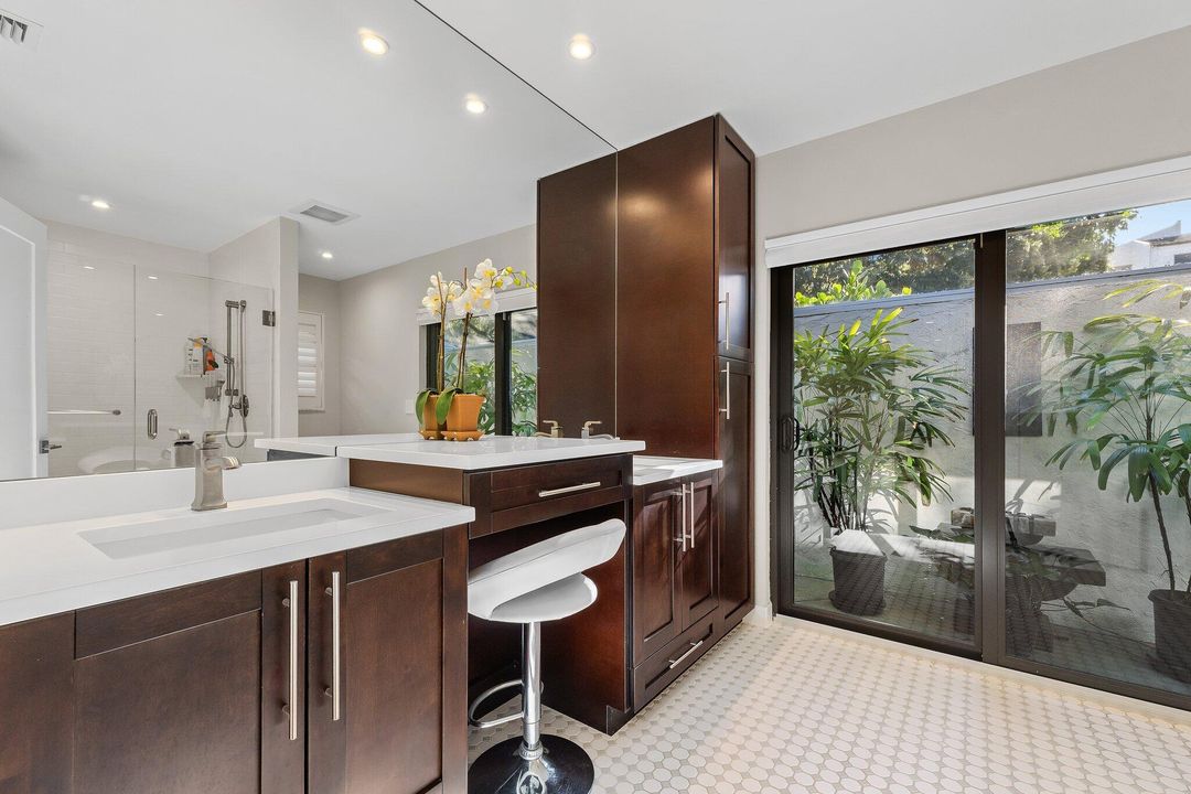 For Sale: $929,000 (2 beds, 2 baths, 1907 Square Feet)