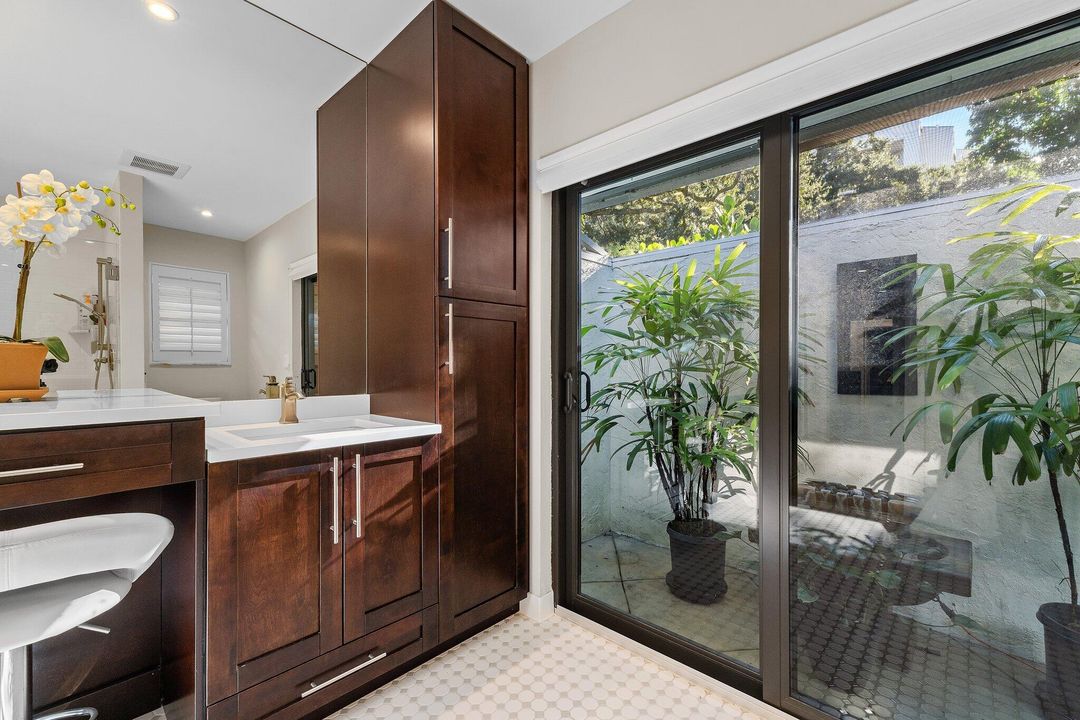 For Sale: $929,000 (2 beds, 2 baths, 1907 Square Feet)