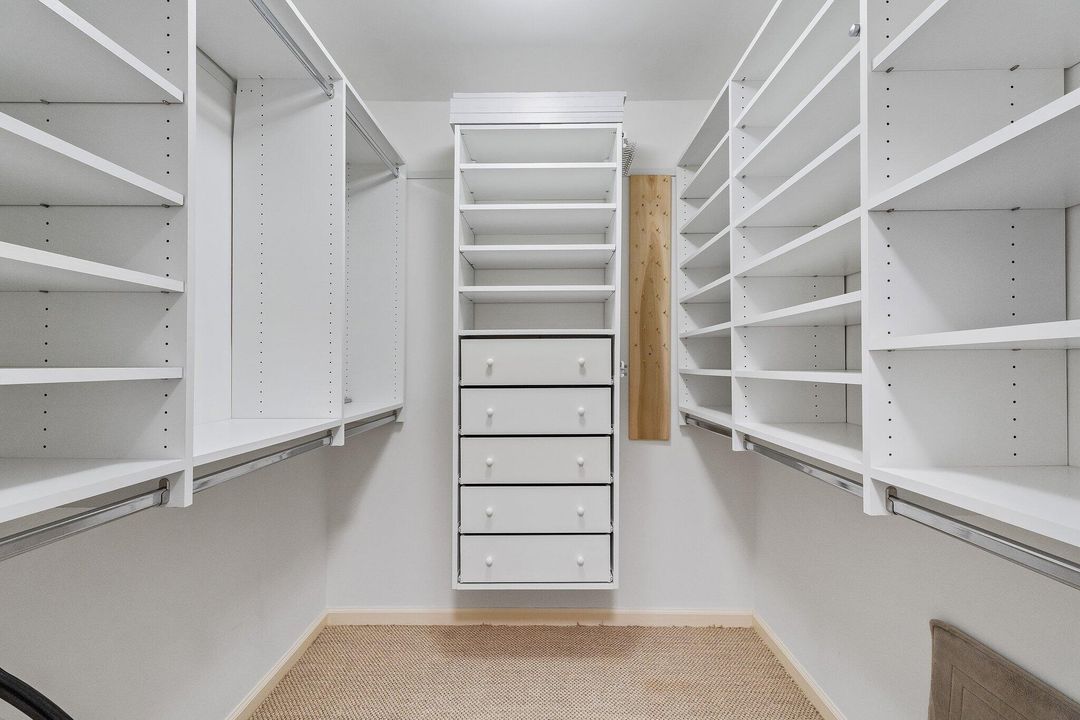 For Sale: $929,000 (2 beds, 2 baths, 1907 Square Feet)