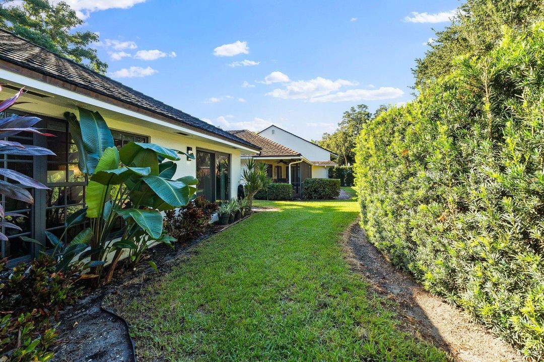 For Sale: $929,000 (2 beds, 2 baths, 1907 Square Feet)