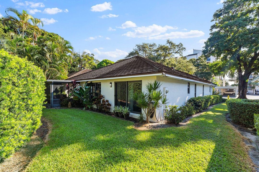 For Sale: $929,000 (2 beds, 2 baths, 1907 Square Feet)