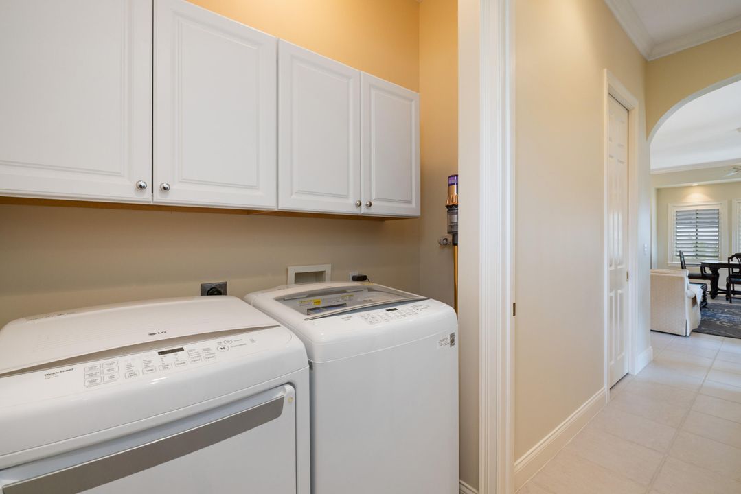 For Sale: $1,800,000 (3 beds, 3 baths, 1396 Square Feet)